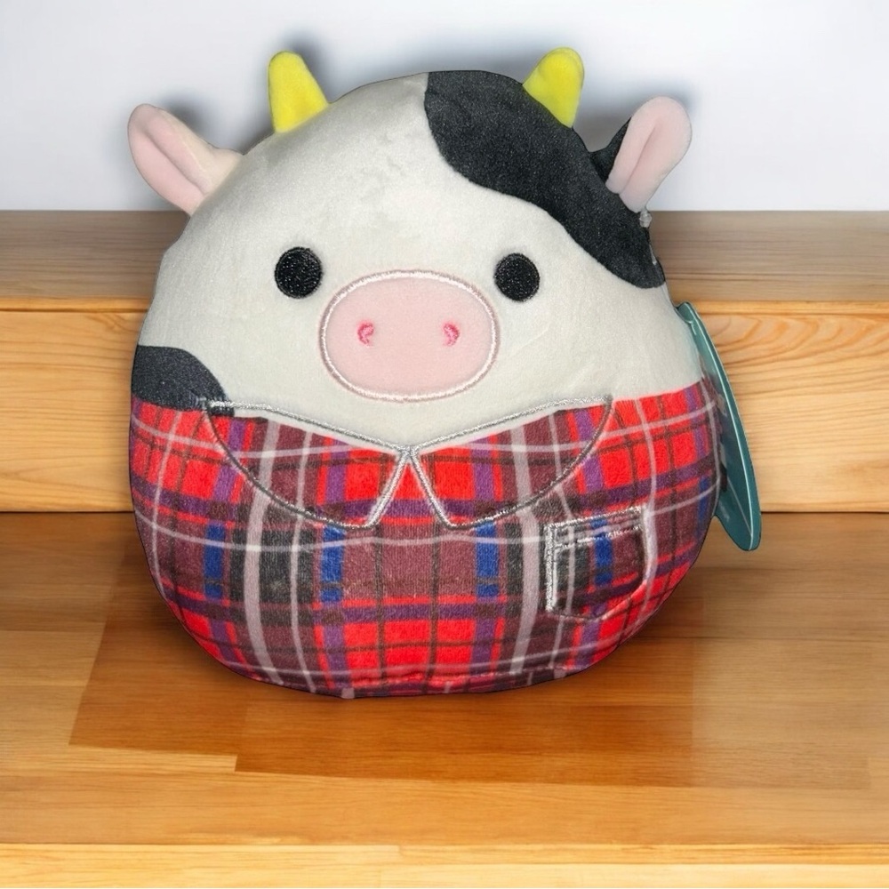 Squishmallows Conner The Cow Wearing Plaid Red Flannel 2022 NWT